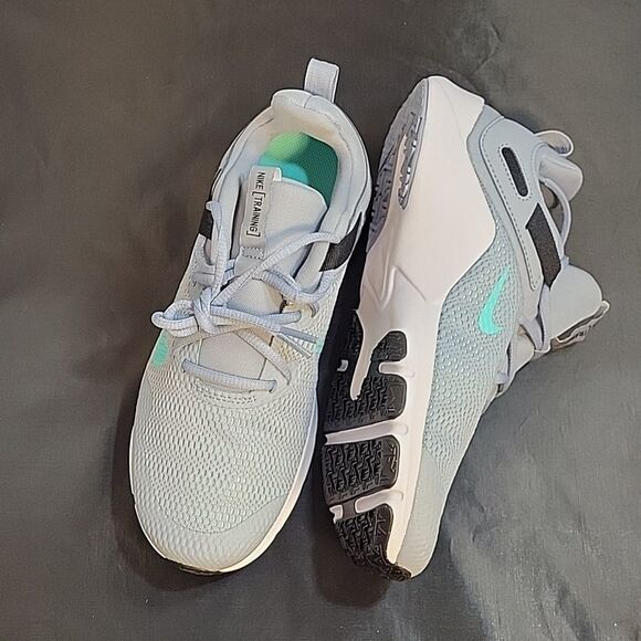 BRAND NEW LEGEND ESSENTIALS CROSS TRAINING WOMEN"S SNEAKERS - Picture 14 of 14